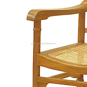 Chaise de bureau en bois massif avec accents en rotin Fauteuil en bois élégant - Product Image 3
