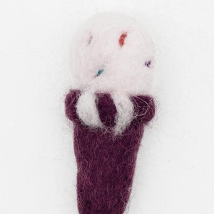 Vêtements éducatifs en laine feutrée pour enfants feutrés à la main par des Artisans népalais utilisant de la laine de nouvelle-zélande écologique sans Azo - Product Image 6