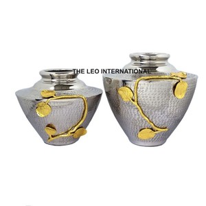 Jarrón de Flores en Forma de Hoja, Plateado y Dorado, Diseño Artesanal, Accesorios de Oficina, Juego de 2 Jarrones - Product Image 1