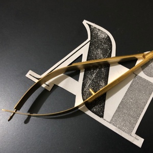Hot Selling Gold-Coated Eyelash <b>Extension</b> Scissors Customizable Private Curved Blade Cuticle Scissor Sustainable Beauty Care - Product Image 4