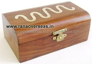 Boîte de rangement en bois pour bijoux avec incrustation en laiton pour montre, boucle d'oreille et accessoires - Product Image 2