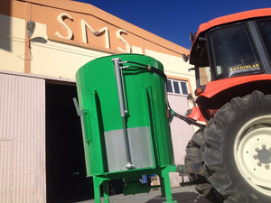 Mezclador de alimentación eléctrico y Tractor Pto, 1.5m3, Vertical - Product Image 5