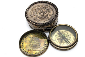 Hermosa Brújula de barco de latón macizo con Funda de cuero de Calvin crafcraft - Product Image 6