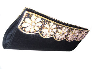 Nouvelle Pochette de Soirée de Luxe Perlée et Brodée Zari, Élégante, avec Bandoulière Chaîne et Fermeture à Rabat, Personnalisable - Product Image 3