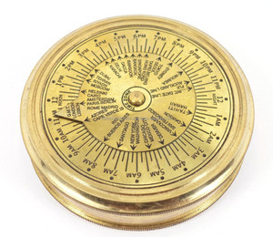 CHCOM087 Brújula de bolsillo de latón Brújula de calendario marítimo con impresión de huecograbado Metal duradero elaborado con técnica de fundición - Product Image 1
