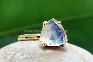 Anillo de piedra lunar de arcoíris para mujer, Juego de tronos, arcoíris - Product Image 3