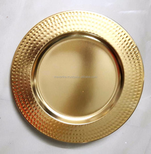 Assiette de présentation ronde en laiton martelé doré pour événements de restauration, dîners et réceptions – Vaisselle et assiettes sûres pour les aliments - Product Image 1