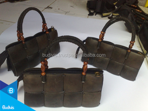 Sac à bandoulière écologique COCO pour femmes fait à la main à partir de tissu recyclé avec modèle d'enveloppe DOT disponible en plusieurs tailles - Product Image 3