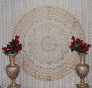 Tapiz Indio Mandala con Estampado Dorado, Tapiz de Pared Grande Tamaño Queen, Ropa de Cama Hippie, Tapiz Gitano de Diosa, Manta Hippie - Product Image 3