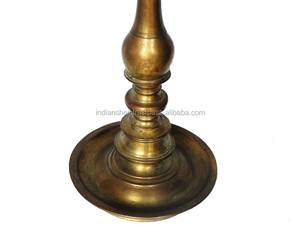 ตะเกียงน้ำมันทองเหลืองโบราณแบบมีขาตั้งโคมไฟน้ำมันรูปนกยูงแบบดิยะที่ทำจาก VOL-2 - Product Image 4