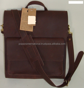 Bolso de Cuero Genuino, Elegante y Duradero, Bolso Bandolera de Marca Propia Hecho en Uttar Pradesh para Hombre - Product Image 3