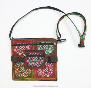 เวียดนามม้งพร้อมกระเป๋าปอมปอม - Product Image 3