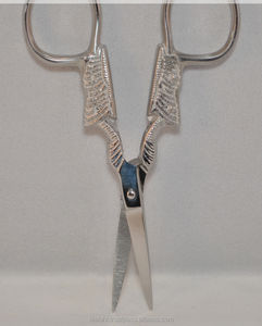 Tijeras de Acero Inoxidable con Diseño de Mariposa 2026, Tijeras de Manicura Premium de 3.5 Pulgadas, Tijeras Multiusos de Acero Inoxidable para Cutículas - Product Image 4