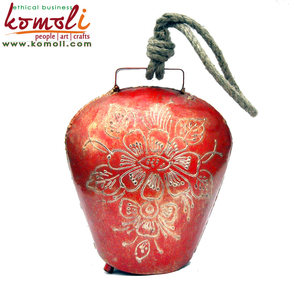 Cloche à vache en métal rouge avec sangle en cuir ou corde, cloches à vache en gros - Product Image 5
