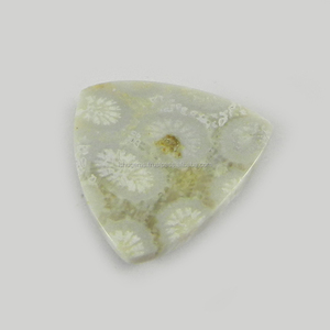 ปะการังธรรมชาติ18มม. สามเหลี่ยม Cabochon 2.32 Gms อัญมณีหลวมสำหรับทำเครื่องประดับ - Product Image 2