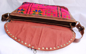 Bolso de Mano Indio Banjara Gitano, Bolso Bandolera para Mujer, Asa de Cuero Genuino, Bolso Bordado, Bolso Tote de Diseño Tradicional - Product Image 5
