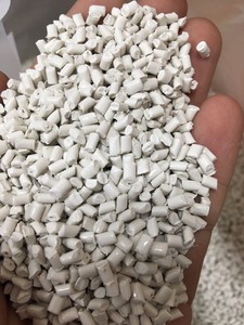 เม็ดพลาสติก LLDPE รีไซเคิลเกรดอุตสาหกรรม PCR ผลิตจากเกาหลี สีเทาอ่อน สีขาวงาช้าง - Product Image 4