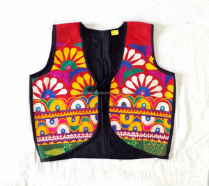 Gilet indien fait main brodé de Kutch, grande taille pour femmes, sans manches, écologique, 100% coton, respirant, pour les fêtes d'été - Product Image 6