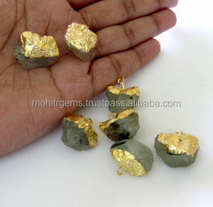 Piedra de amatista verde en bruto SingleLoop 22 Ct Conectores de tapa chapados en E rellenos de oro Hallazgos de joyería hechos de piedras preciosas - Product Image 2