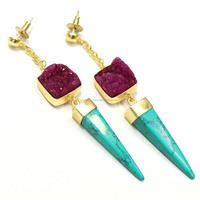 Boucles d'oreilles pendantes classiques pour femme, style vintage, en agate carrée, avec chaîne en alliage plaqué or antique et pendentif conique, pour un look affirmé.