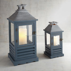 Lanternes à bougies en bois vintage avec panneaux de verre Finition bleue élégante parfaite pour l'éclairage intérieur et extérieur de la maison - Product Image 1