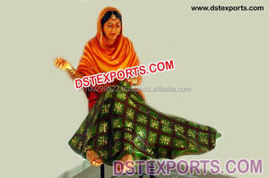 Estatua de Mujer Punjabi Girando el Charkha, Moderna, de Fibra de Vidrio, Duradera, para Bodas, Eventos y Fiestas - Product Image 5