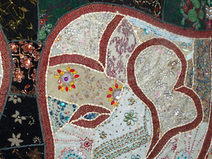 Tenture murale brodée de tapisserie patchwork d'éléphant - Product Image 3
