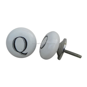 Q noir et blanc Alphabet boutons de porte d'armoire bouton de tiroir meubles bouton en céramique CAZK-17 - Product Image 1