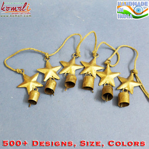 Grappe de mini cloches de vache en fer rustique avec étoiles carillon éolien de jardin fait à la main, décoration extérieure en gros - Product Image 2