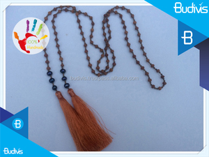 Collier de perles noires et de pompons Ganitri en ligne avec chaîne de perles Colliers de perles de mode de style classique - Product Image 3