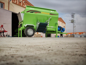 เครื่องผสมอาหารสัตว์ 3 ลูกบาศก์เมตร แบบรถลาก ผลิตในตุรกี ใช้พลังงานไฟฟ้า - Product Image 2
