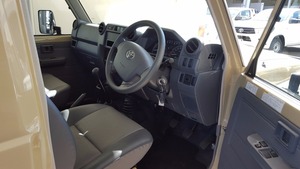 Toyota Land Cruiser 79 Pick-up Simple Cabine 4.5L V8 TD  RHD Réf. 1715 - Product Image 6