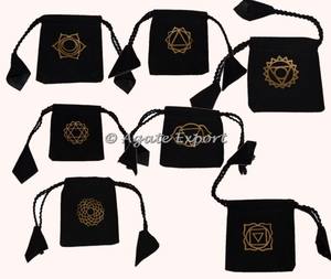 Ensemble de sacs en velours à symboles des sept chakras, pochettes et pochettes en velours imprimées personnalisés - Product Image 1