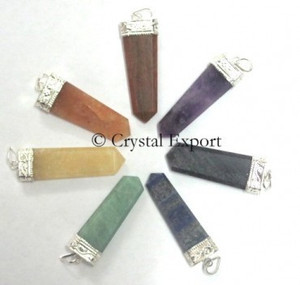 Pendentifs Crayon Chakra en Pierres Précieuses Assorties : Pendentifs en Pierres Précieuses Argentées - Product Image 1