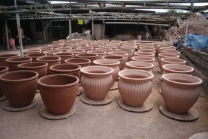 Wholesale Premium Quality European Ceramic Terracotta Flower <b>Pots</b> Planters GOLcompany-VN-Pottery Eco-Friendly for Floor - Product Image 3