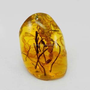 Ámbar Sintético de Calidad AA al por Mayor, Piedra Preciosa de Forma Irregular de 31x46 mm para Joyería por Ishu Gems Modelo IG4109 - Product Image 1