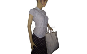 Sacs fourre-tout en coton pliables et réutilisables avec logo personnalisé pour supermarchés avec longue poignée et motif imprimé - Product Image 4