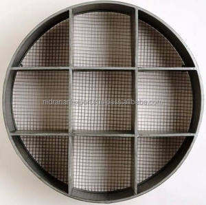 ชั้นวางโชว์ติดผนังทรงลูกบาศก์โบราณโลหะเหล็กแนวอุตสาหกรรมและวินเทจเคลือบด้วยสนิมสีดำสำหรับห้องนั่งเล่นห้องอาหารและโรงแรม - Product Image 1