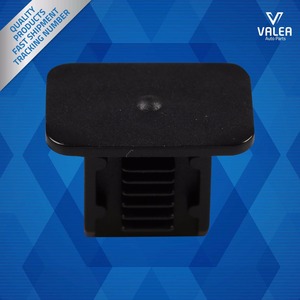 Rocker Panel Moulding Clips Black Nylon Top Head Size: 16mm x 20mm Middle Head Diameter: 18mm Bottom Head Diameter: 23mm Stem Le - Product Image 1