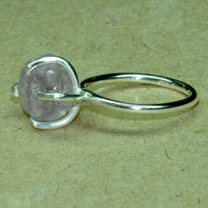 Anillo Clásico y Elegante con Amatista en Bruto, Plata de Ley 925, Engaste de Garras, para Mujer, Bodas, Fiestas, Personalizable - Product Image 1