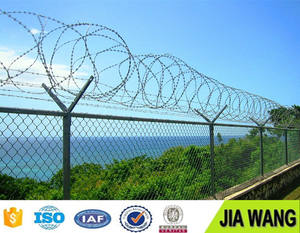 Valla de malla de alambre de enlace de cadena galvanizada de diseño moderno de alta calidad con marco de metal tejido Postes de valla sumergidos en caliente Bajo mantenimiento - Product Image 2