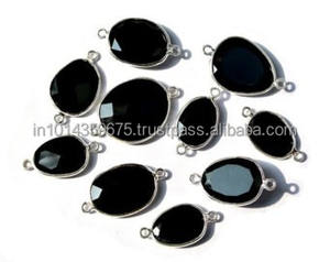 Onyx noir forme ovale bijoux fins pendentif lunette plaquée or et rhodium connecteur de pierres précieuses réglage de lunette technologie d'incrustation - Product Image 2