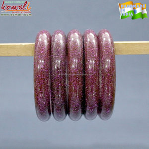 Pulsera personalizada de resina con purpurina roja, joyería hecha a mano al por mayor - Product Image 2