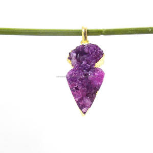 Piedra preciosa de amatista galvanizada chapada en oro forma de punta de flecha hecha a mano mejor regalo para su joyería colgante - Product Image 2