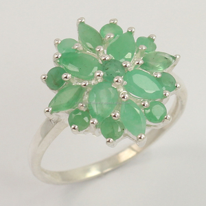 Bague de mariage en argent sterling 925 avec pierre précieuse émeraude classique traditionnelle avec sertissage à griffes Marquise formes rondes et poires - Product Image 1