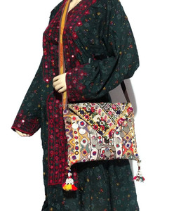 Bolso bandolera vintage bandolera de diseñador - Product Image 1