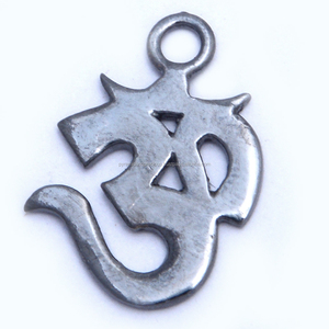 จี้เสน่ห์โลหะสำหรับเด็ก OM นำโชค - Product Image 2