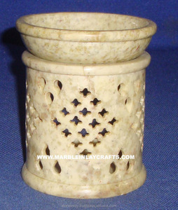 Lámpara de aceite aromático de piedra jabonosa hecha a mano - Product Image 1