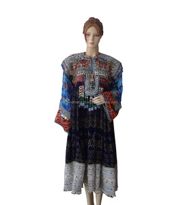 Vintage Banjara hecho a mano señora vestido Indio Gitano pesado Kutchi vestido - Product Image 1