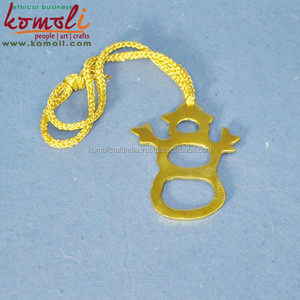 Ornement de bonhomme de neige en laiton doré Décoration d'arbre de Noël en métal fait à la main pour la décoration de vacances et les cadeaux Conceptions personnalisées disponibles - Product Image 2